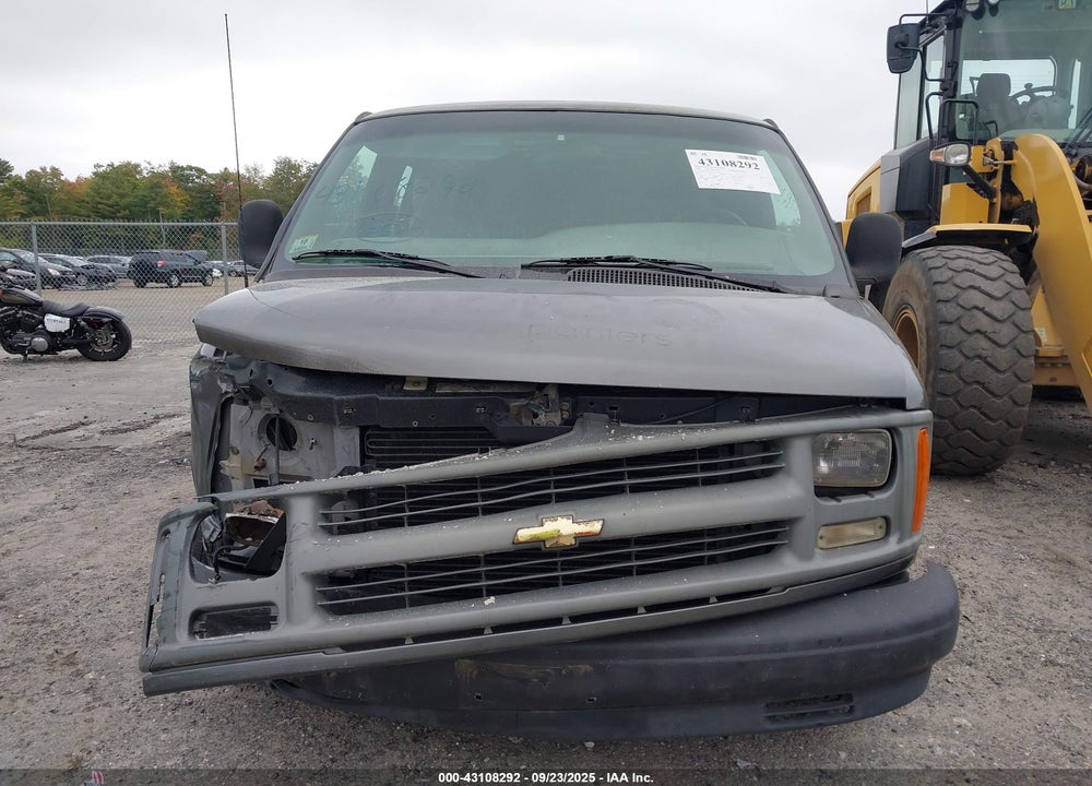 2000 CHEVROLET EXPRESS VIN: 1GCFG15W4Y1119278