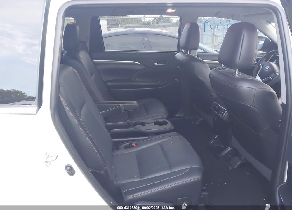 2019 TOYOTA HIGHLANDER LIMITED/PLATINUM VIN: 5TDDZRFH1KS739578