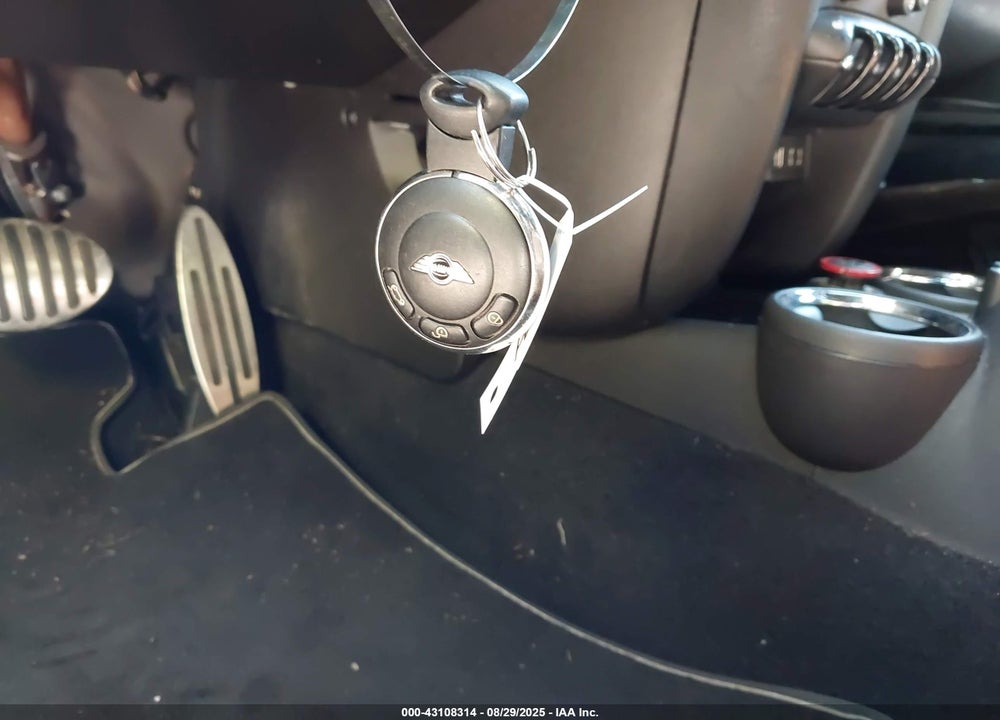 2012 MINI COOPER VIN: WMWSY3C58CT144261