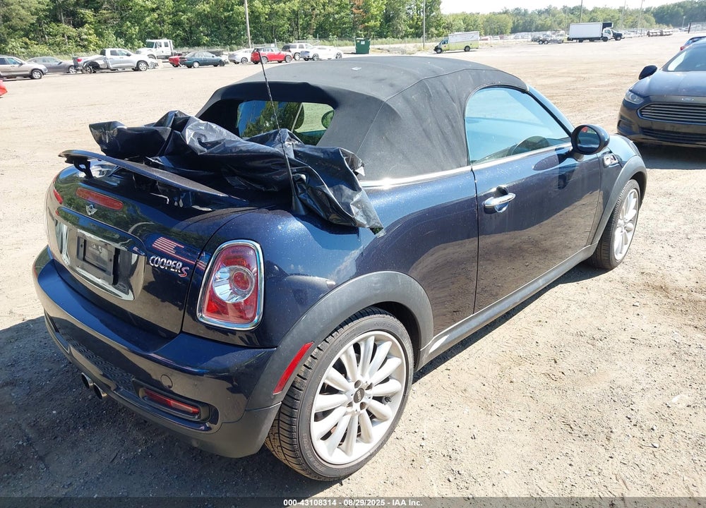 2012 MINI COOPER VIN: WMWSY3C58CT144261