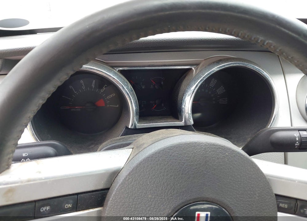 2007 FORD MUSTANG VIN: 1ZVFT84N575217687