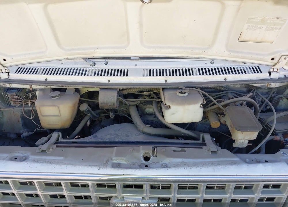 1981 CHEVROLET G30 VIN: 2GBJG31M2B4154545