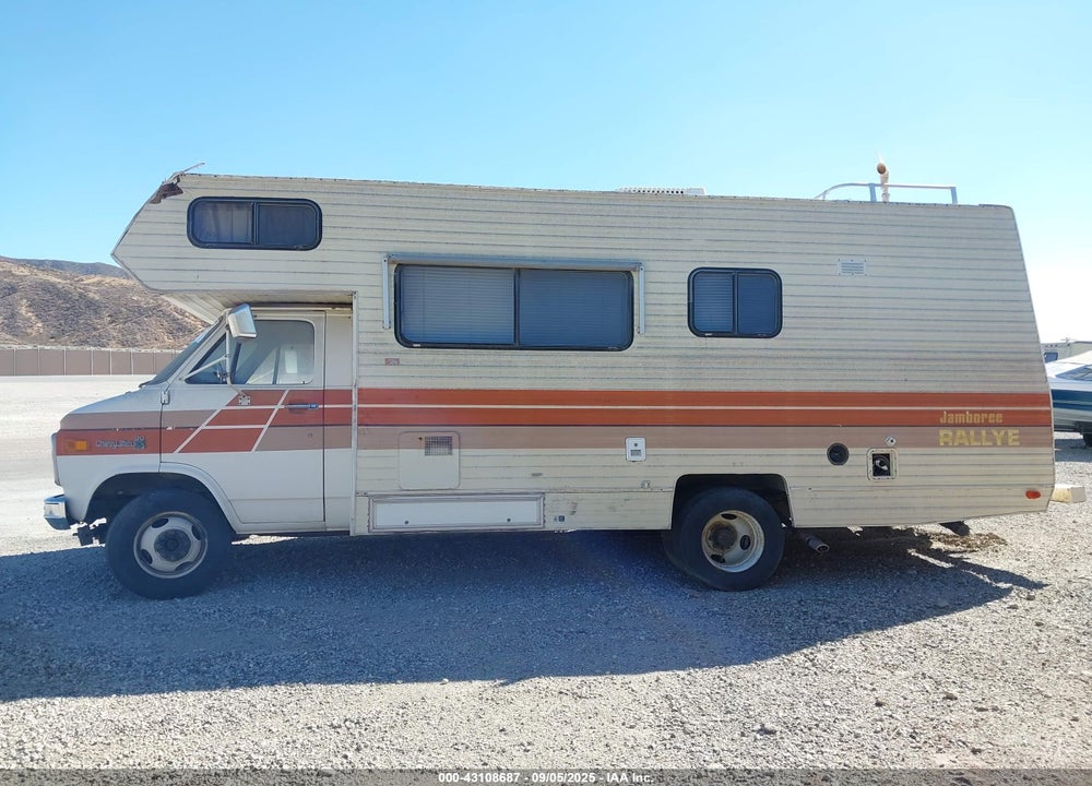 1981 CHEVROLET G30 VIN: 2GBJG31M2B4154545