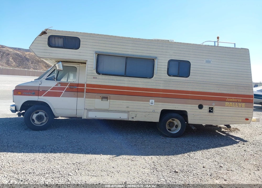 1981 CHEVROLET G30 VIN: 2GBJG31M2B4154545