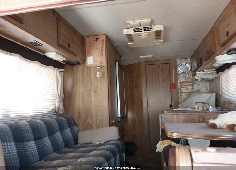 1981 CHEVROLET G30 VIN: 2GBJG31M2B4154545