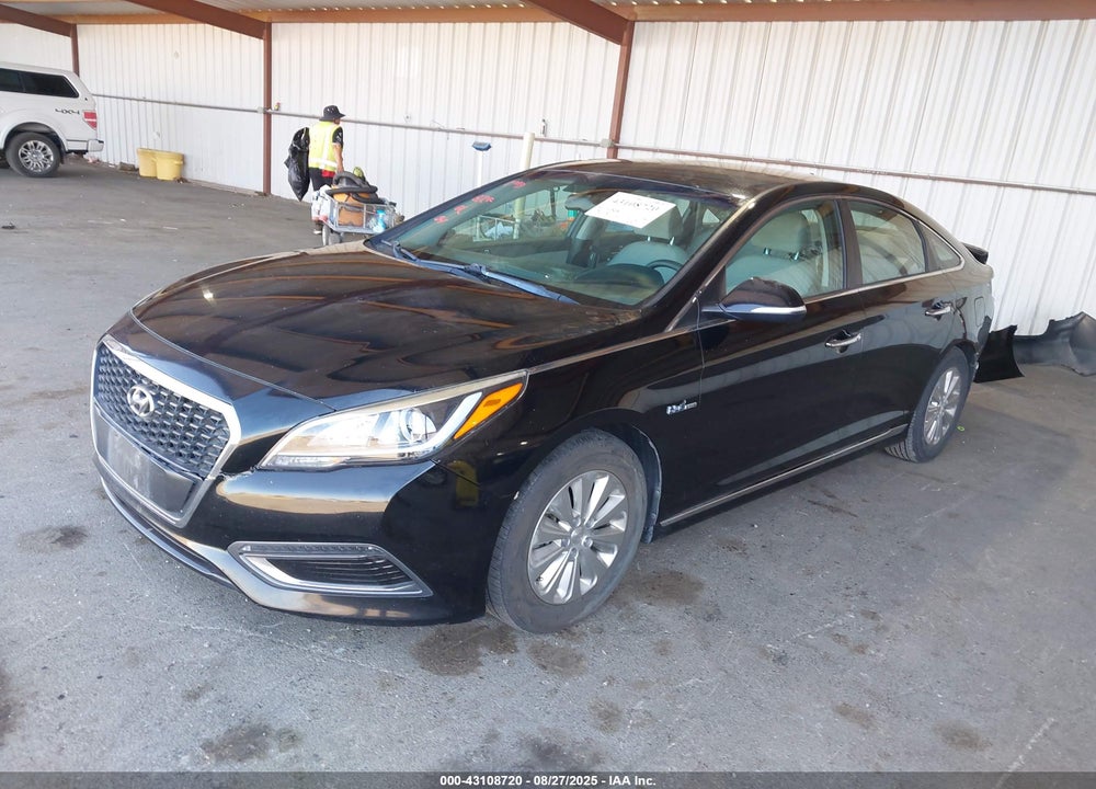 2017 HYUNDAI SONATA HYBRID VIN: KMHE24L10HA048563