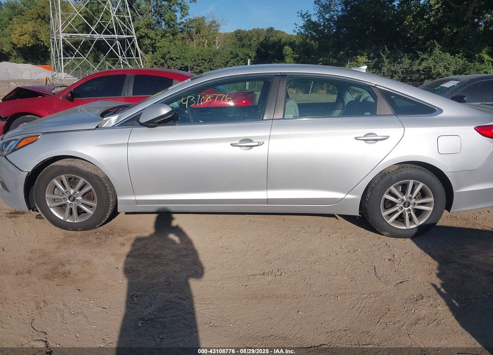 2015 HYUNDAI SONATA VIN: 5NPE24AF8FH076085