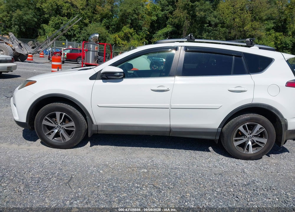 2018 TOYOTA RAV4 VIN: 2T3RFREV0JW723357