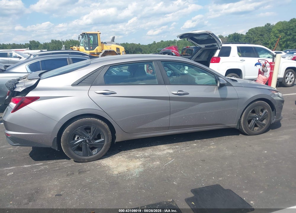 2023 HYUNDAI ELANTRA VIN: KMHLM4AG4PU550188