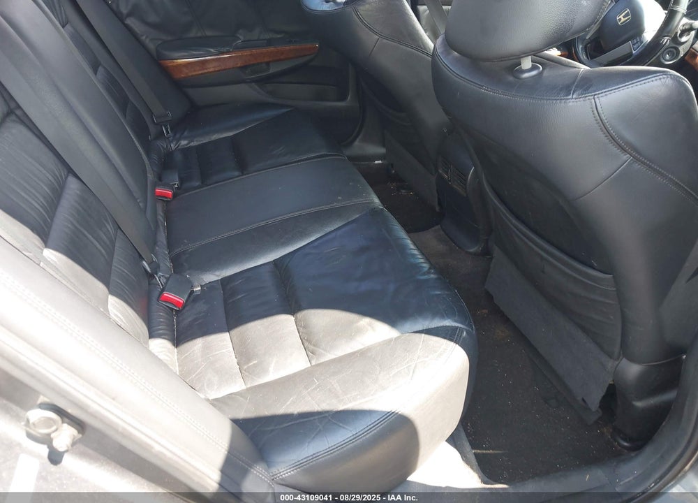 2011 HONDA ACCORD VIN: 1HGCP2F8XBA012804