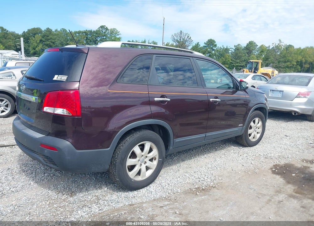2013 KIA SORENTO LX VIN: 5XYKTDA67DG391321