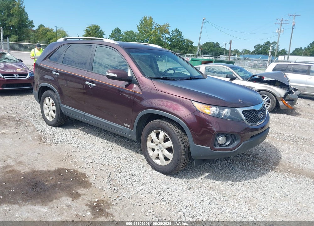2013 KIA SORENTO LX VIN: 5XYKTDA67DG391321