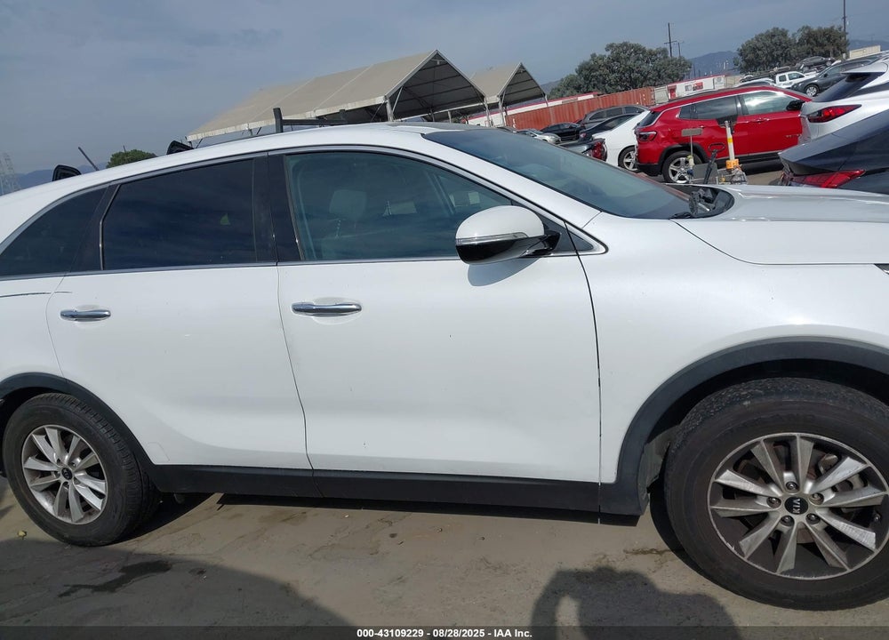 2019 KIA SORENTO VIN: 5XYPG4A3XKG516079