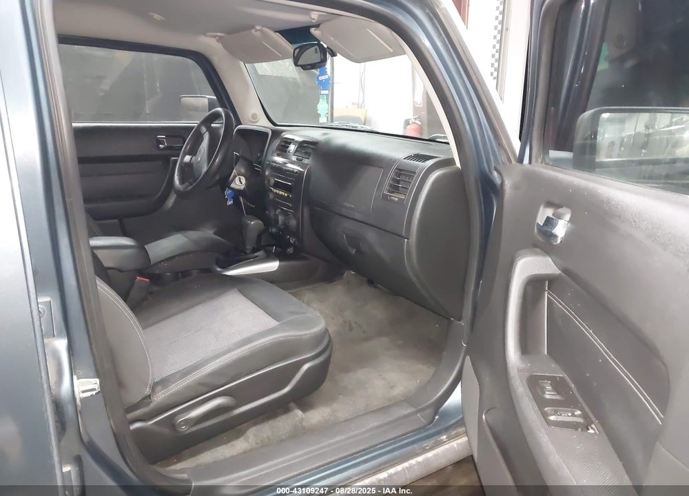 2006 HUMMER H3 VIN: 5GTDN136568325285