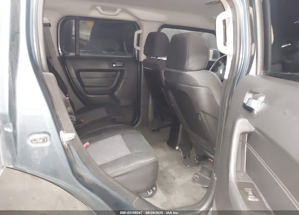 2006 HUMMER H3 VIN: 5GTDN136568325285