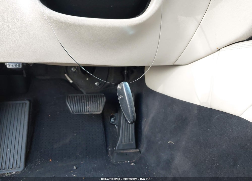 2015 HYUNDAI GENESIS VIN: KMHGN4JE3FU069733