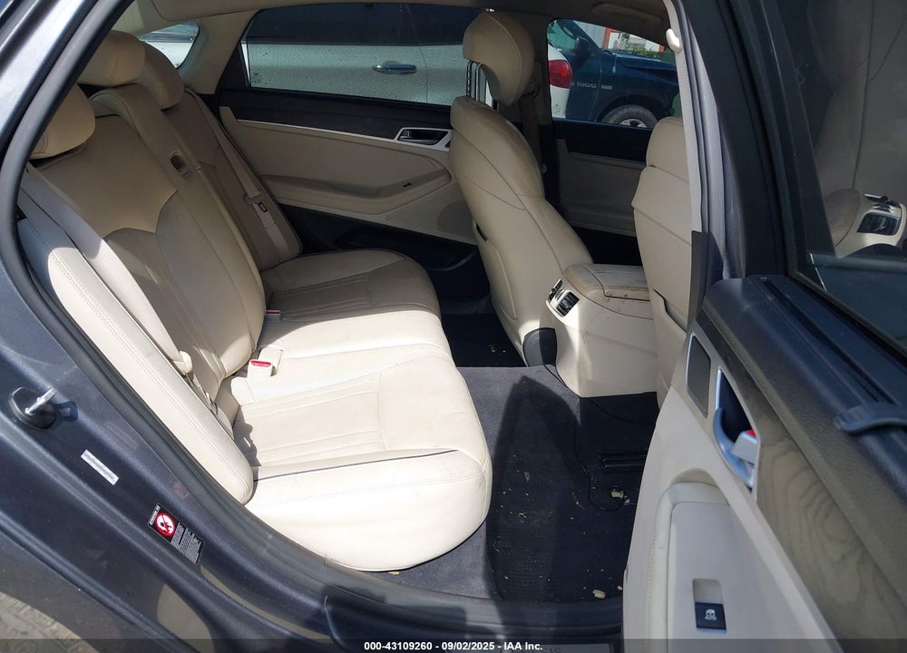 2015 HYUNDAI GENESIS VIN: KMHGN4JE3FU069733
