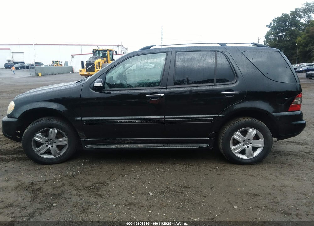 2005 MERCEDES-BENZ ML 500 VIN: 4JGAB75E55A537925