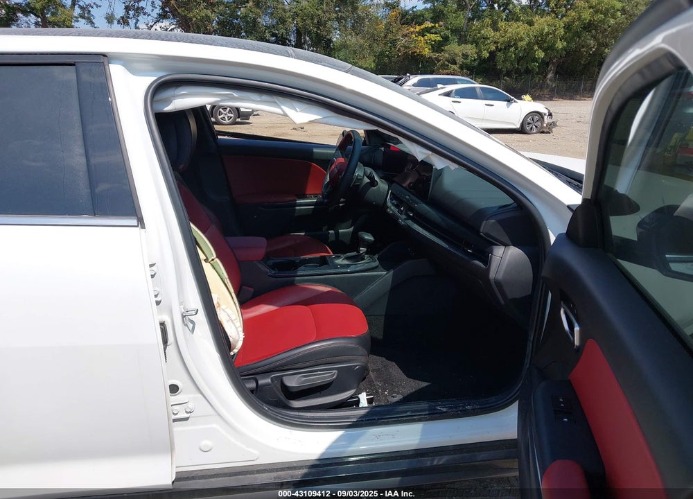 2025 KIA K4 VIN: 3KPFW4DE0SE039655