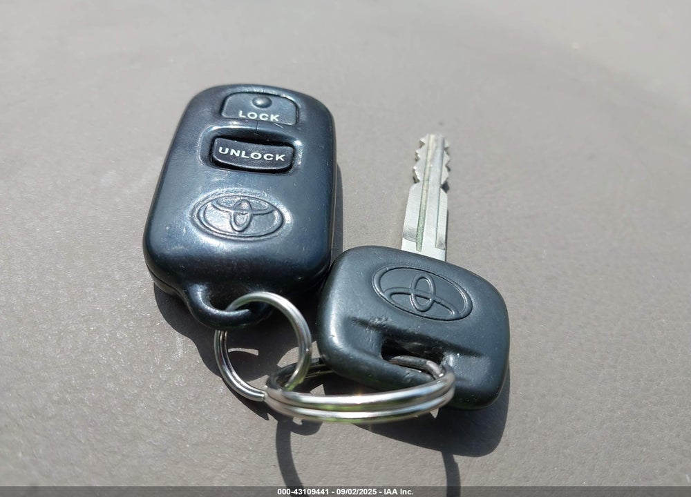 2004 TOYOTA COROLLA LE VIN: 1NXBR38E54Z242292