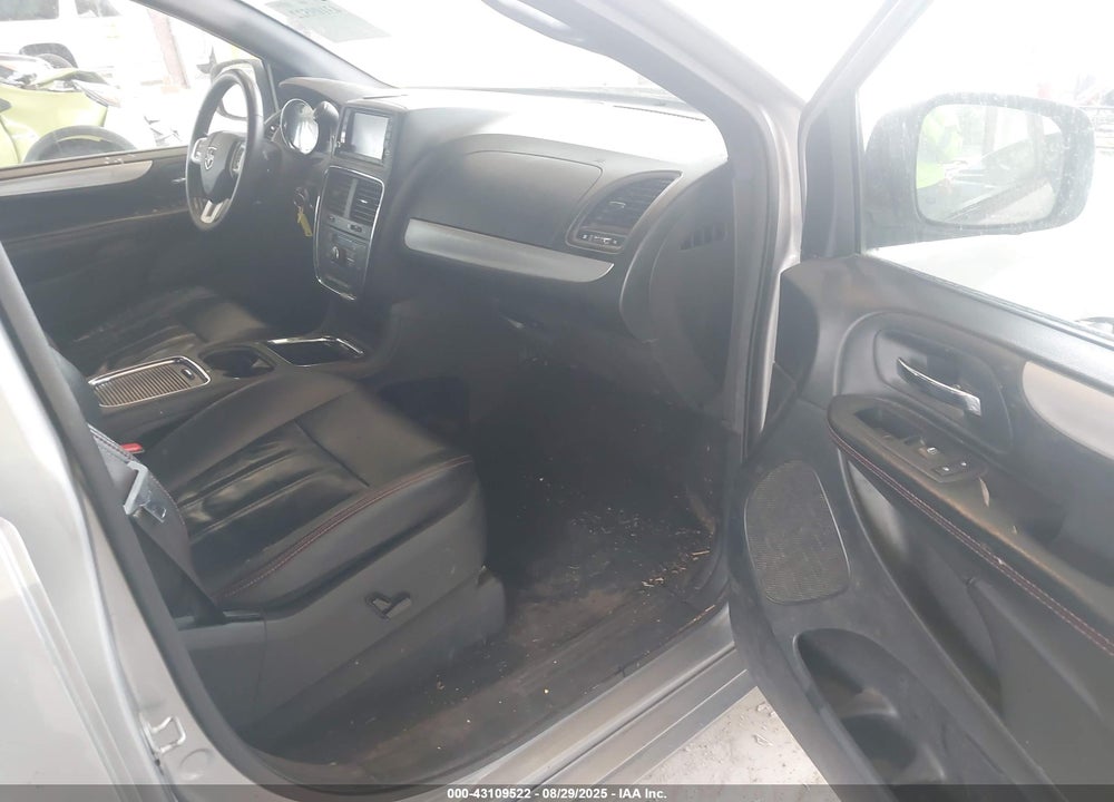 2018 DODGE GRAND CARAVAN VIN: 2C4RDGEG4JR205869
