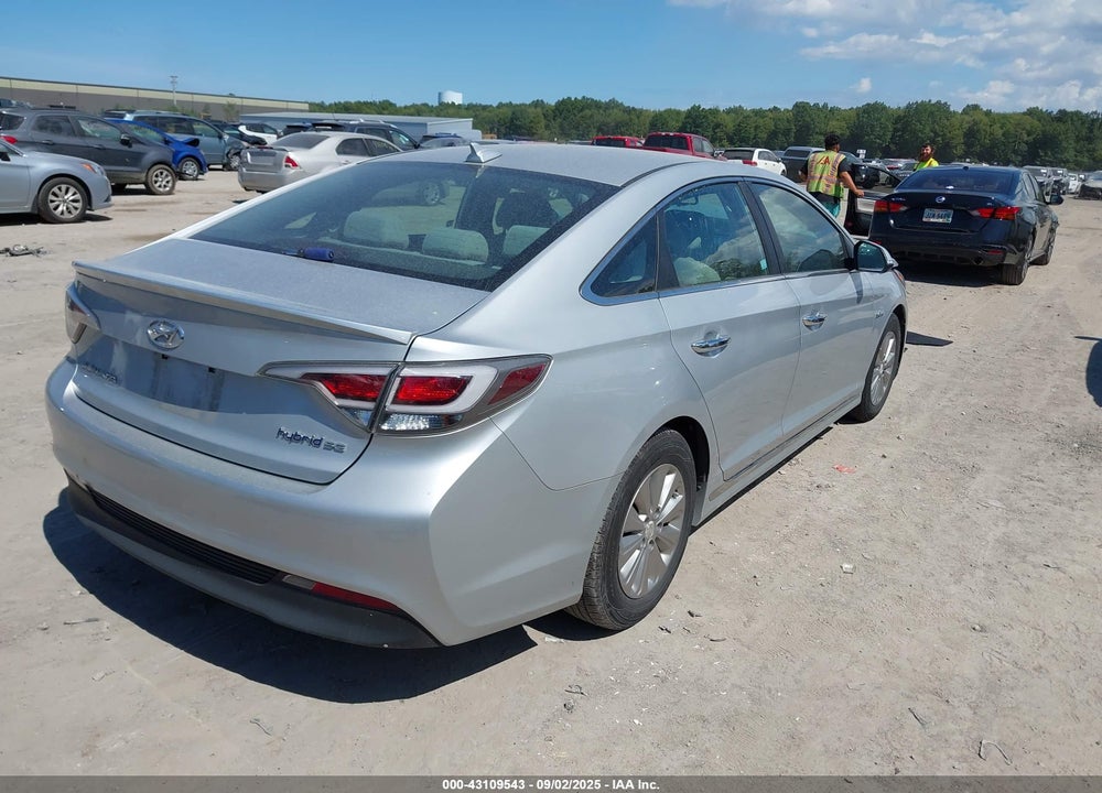 2017 HYUNDAI SONATA HYBRID VIN: KMHE24L34HA065433