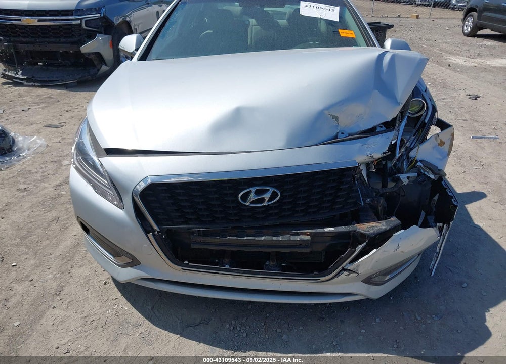 2017 HYUNDAI SONATA HYBRID VIN: KMHE24L34HA065433