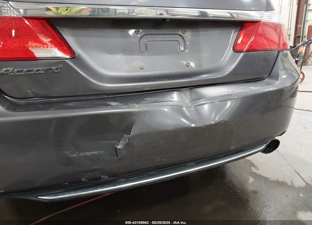 2015 HONDA ACCORD VIN: 1HGCR2F38FA034840