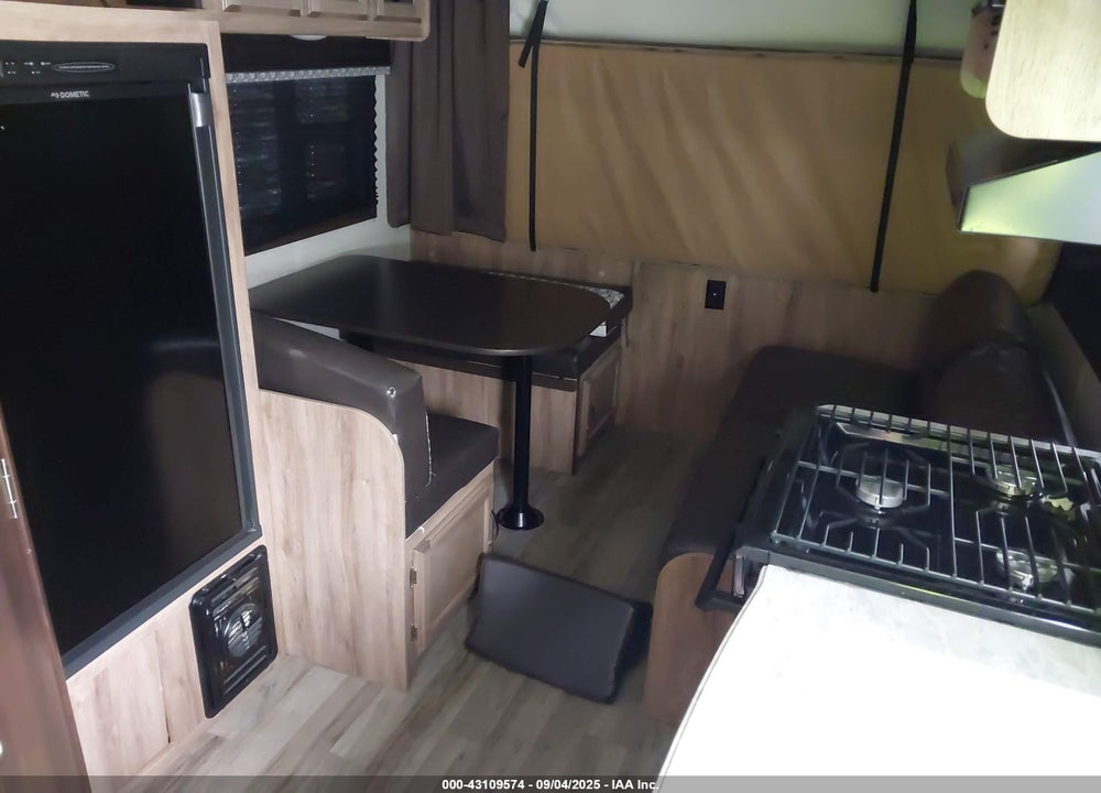 2019 JAYCO JAY FEATHER X17Z TRAVEL TRAILER VIN: 1UJBJHAHXK1JZ0248