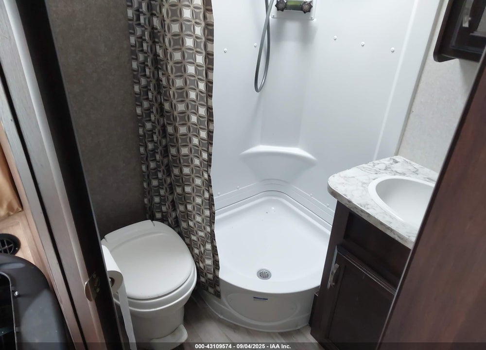 2019 JAYCO JAY FEATHER X17Z TRAVEL TRAILER VIN: 1UJBJHAHXK1JZ0248