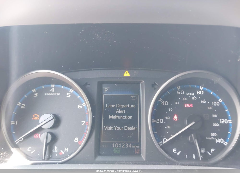 2017 TOYOTA RAV4 VIN: JTMZFREV6HJ102696