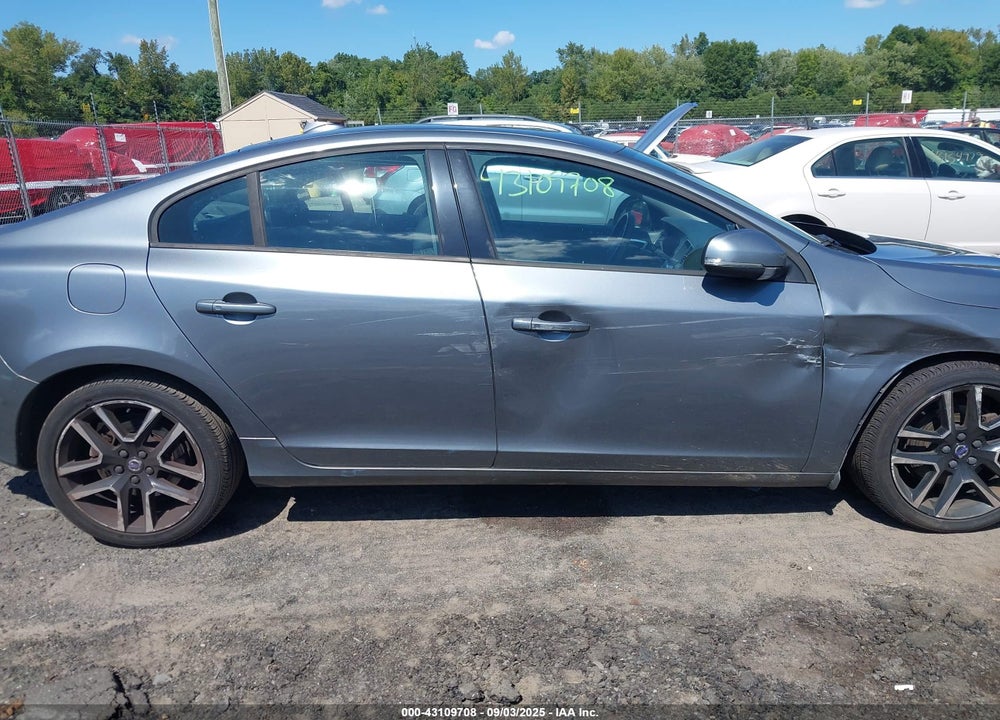2017 VOLVO S60 VIN: YV126MFLXH2428457