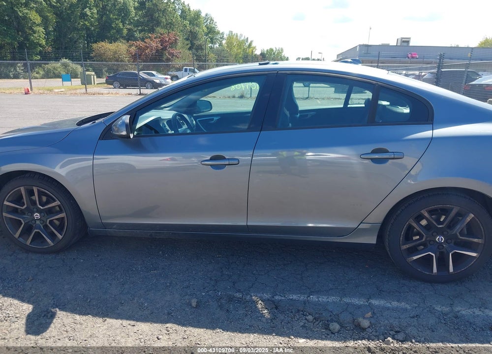 2017 VOLVO S60 VIN: YV126MFLXH2428457