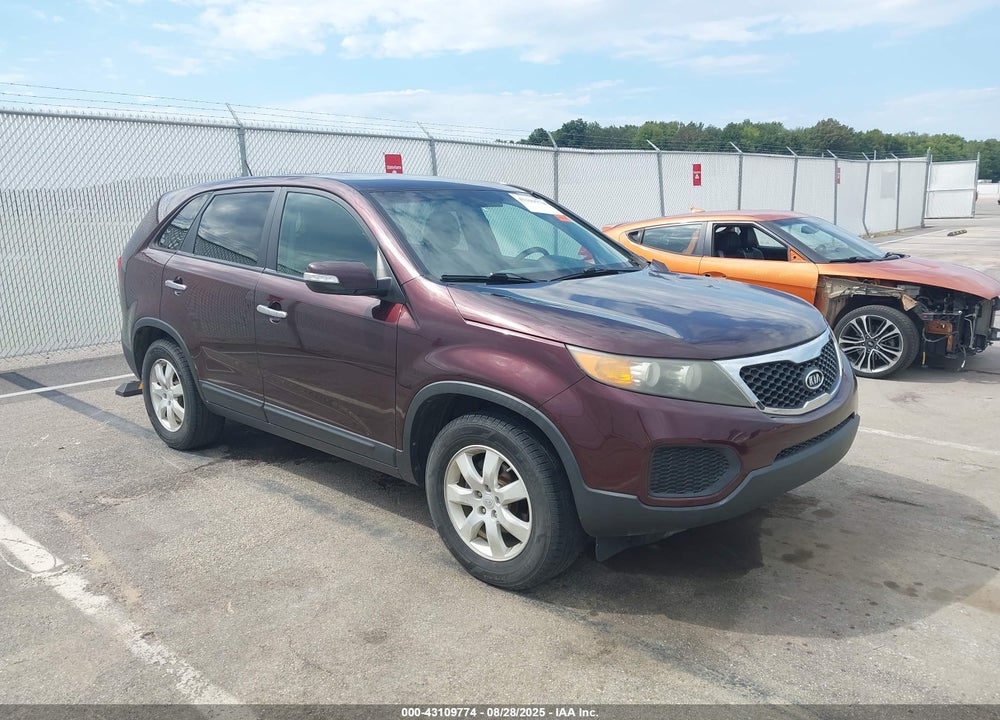2011 KIA SORENTO LX VIN: 5XYKT3A19BG007695