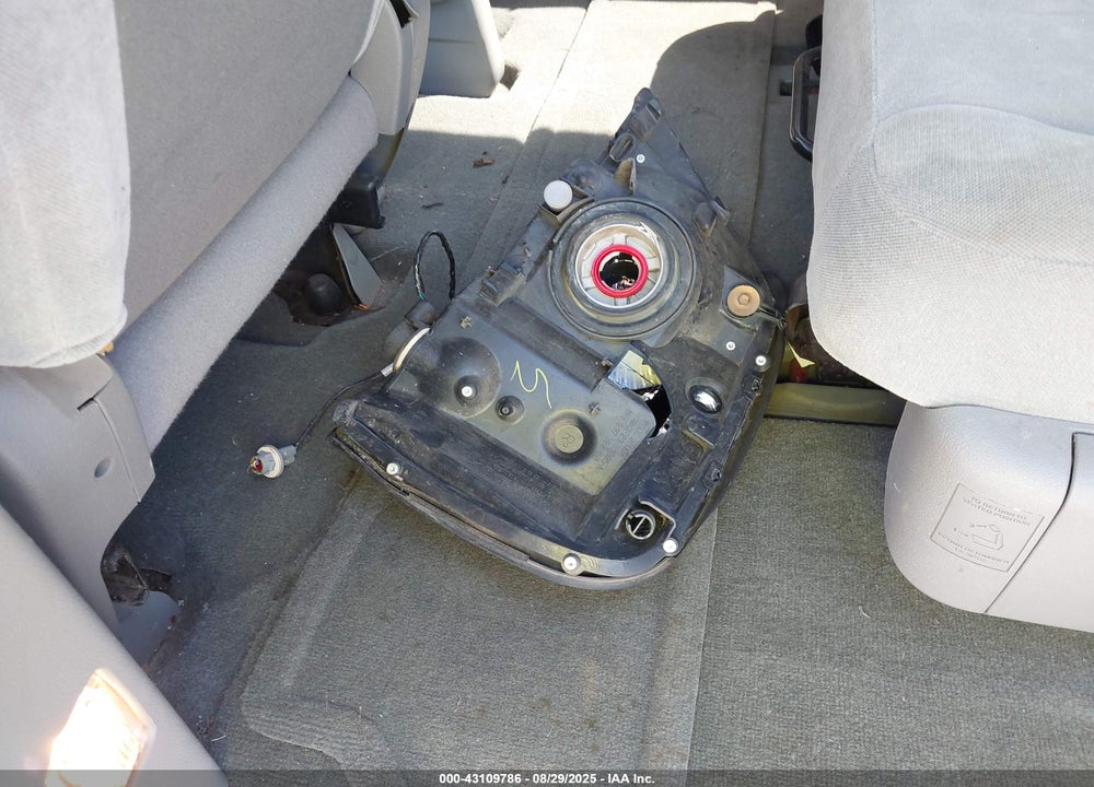 2005 FORD FREESTAR SES VIN: 2FMZA57615BA69275