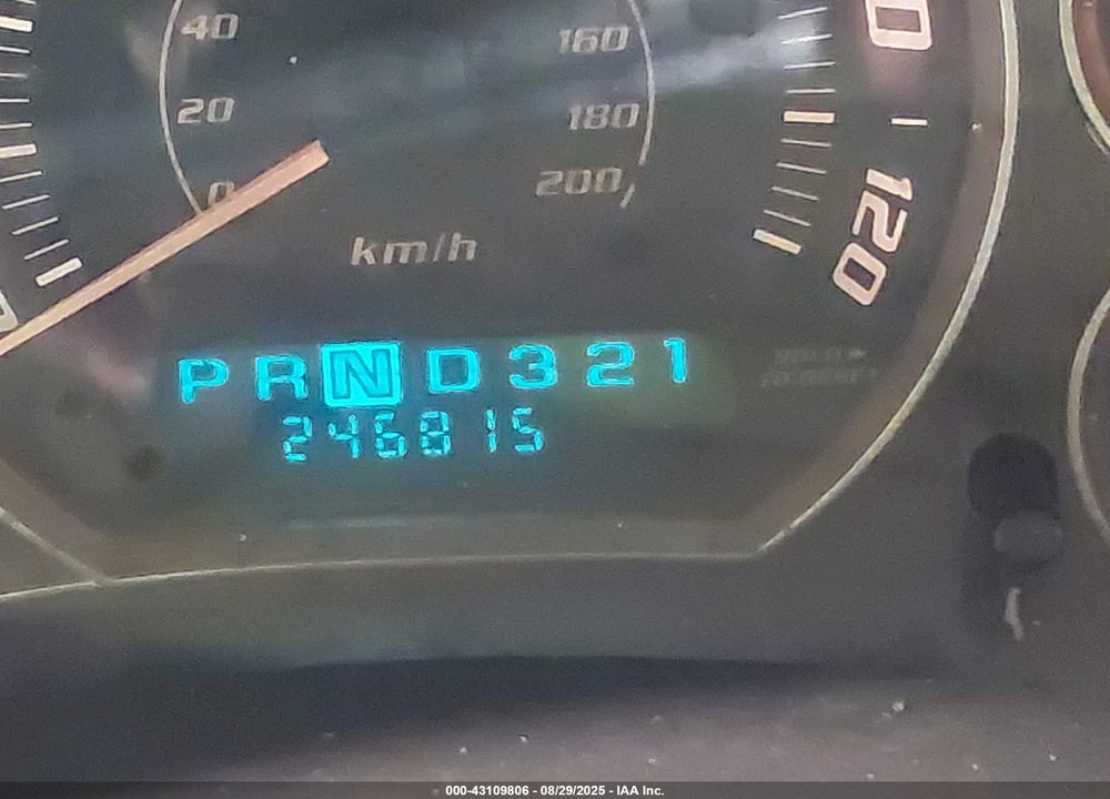 2002 CADILLAC ESCALADE STANDARD VIN: 1GYEK63N82R250010