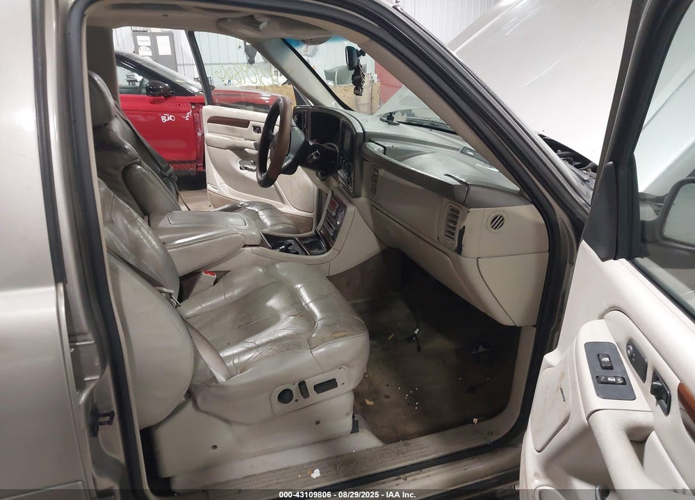 2002 CADILLAC ESCALADE STANDARD VIN: 1GYEK63N82R250010