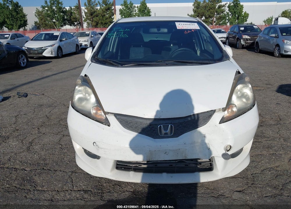 2010 HONDA FIT VIN: JHMGE8H47AC034148