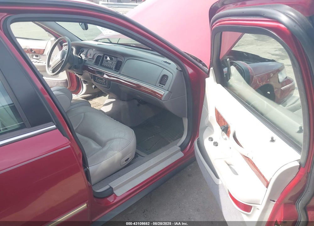 2002 MERCURY GRAND MARQUIS LS VIN: 2MEFM75W02X615915