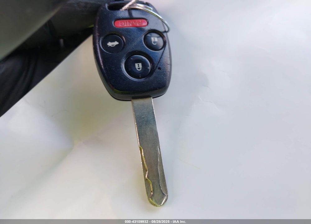 2011 HONDA ACCORD VIN: 1HGCP3F86BA019268