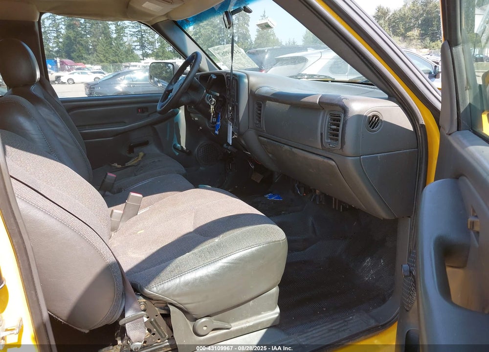 2004 CHEVROLET SILVERADO 2500HD WORK TRUCK VIN: 1GCHC29U04E333044