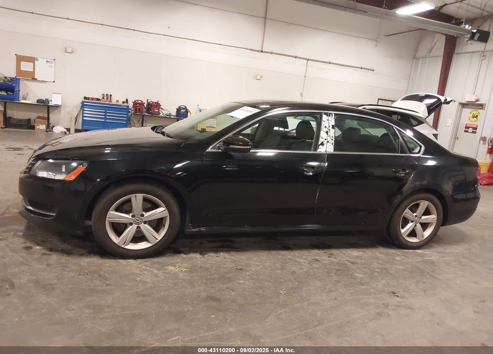 2012 VOLKSWAGEN PASSAT VIN: 1VWBH7A30CC051422
