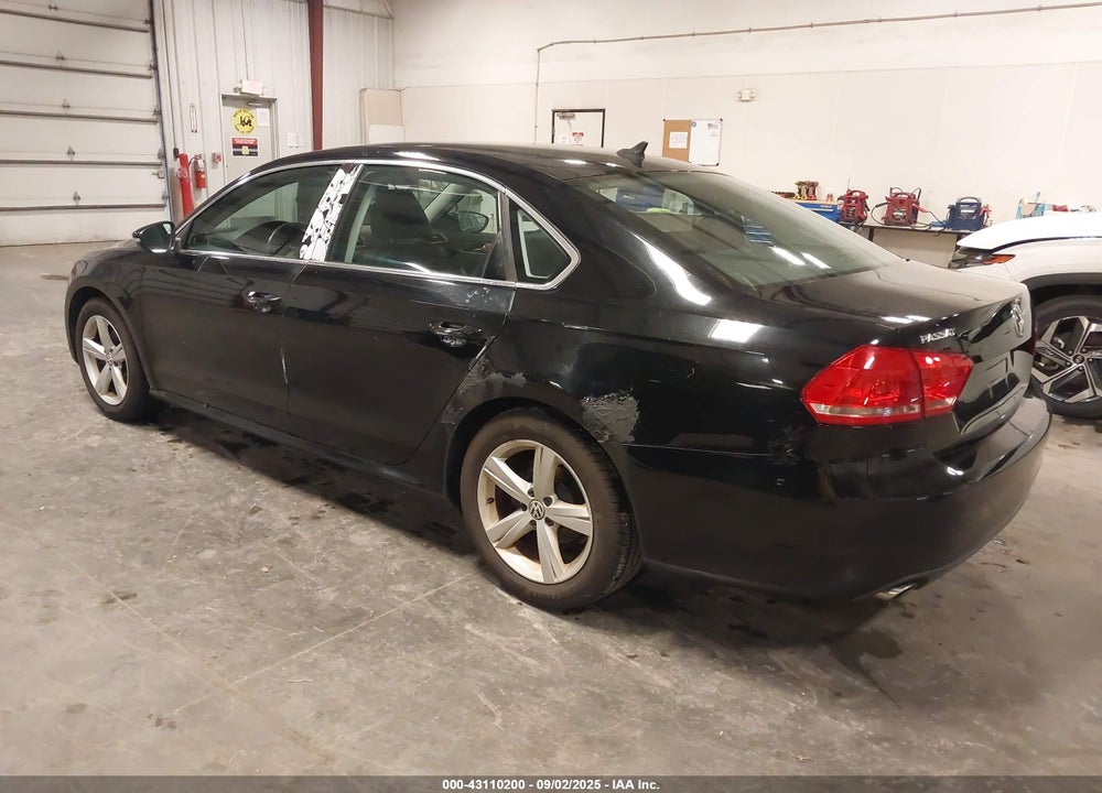 2012 VOLKSWAGEN PASSAT VIN: 1VWBH7A30CC051422