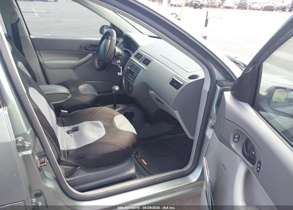 2005 FORD FOCUS ZX4 VIN: 1FAHP34N35W301684