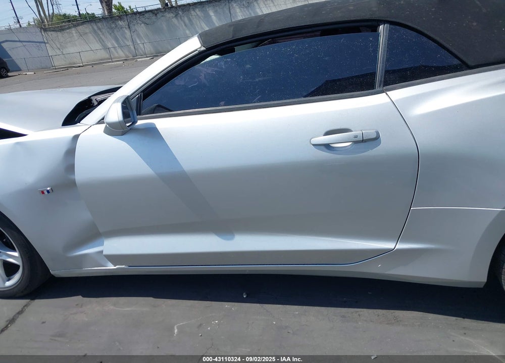 2018 CHEVROLET CAMARO VIN: 1G1FB3DX8J0124556