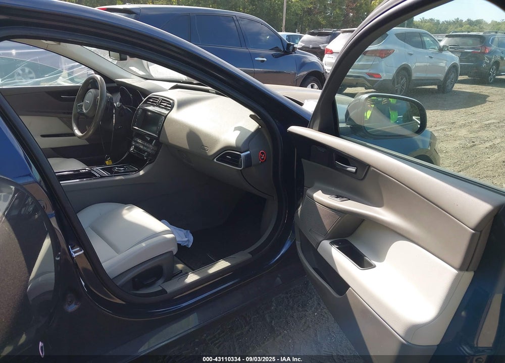 2018 JAGUAR XE VIN: SAJAJ4FX7JCP37906