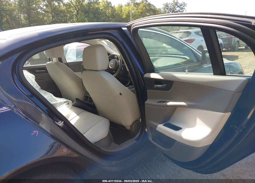 2018 JAGUAR XE VIN: SAJAJ4FX7JCP37906