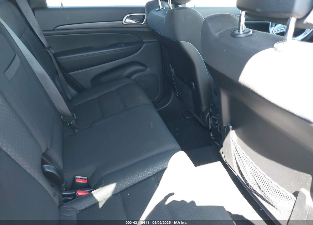 2021 JEEP GRAND CHEROKEE VIN: 1C4RJFAG7MC602837