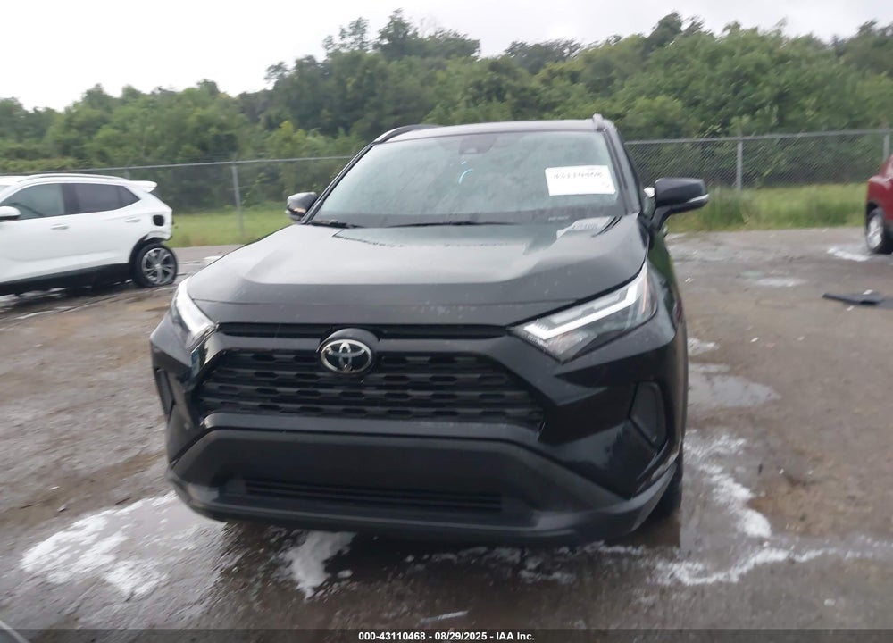 2022 TOYOTA RAV4 VIN: 2T3W1RFV1NC195447