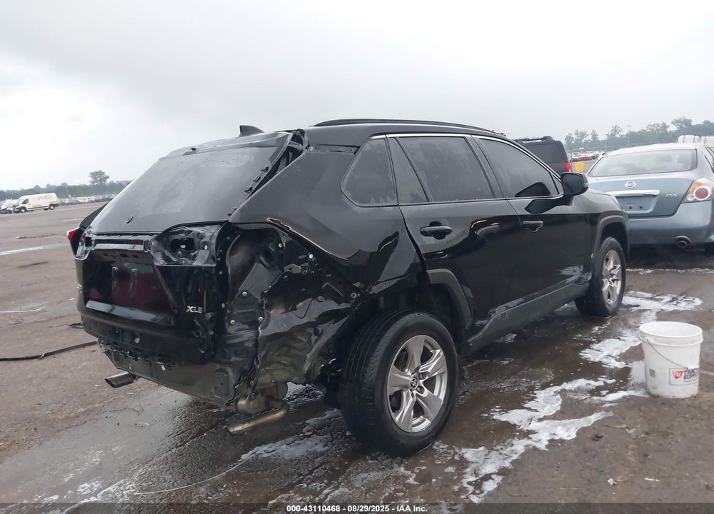 2022 TOYOTA RAV4 VIN: 2T3W1RFV1NC195447